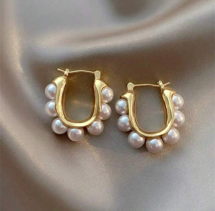 Gold pearl earrings